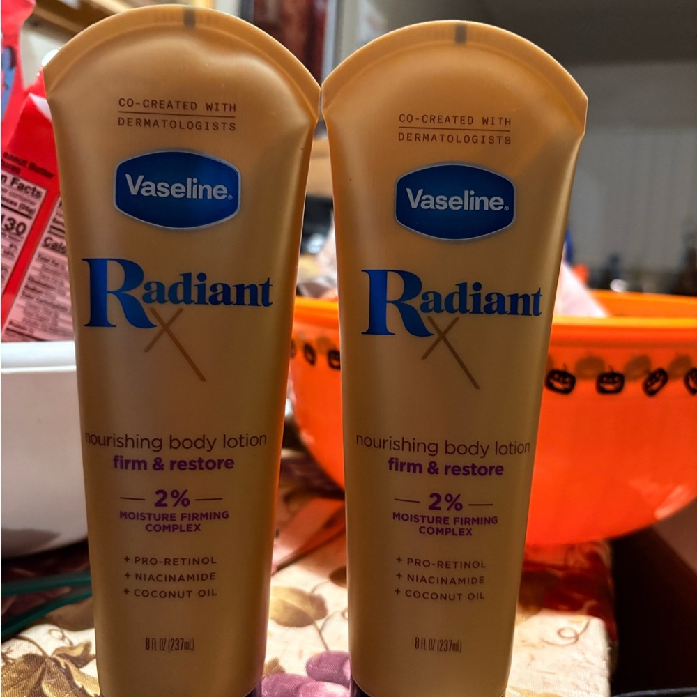 Vaseline Radiant Nourishing Body Lotion - Tan